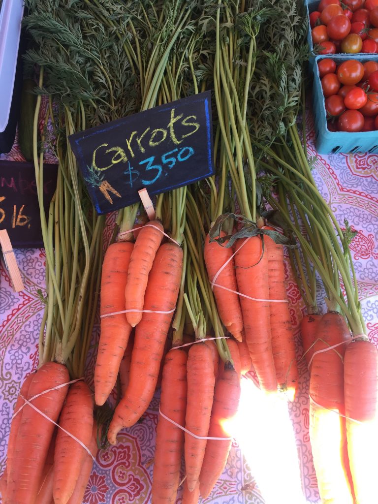 Escapando de la gran ciudad: Goshen Farmers’ Market en Miranda Vineyard