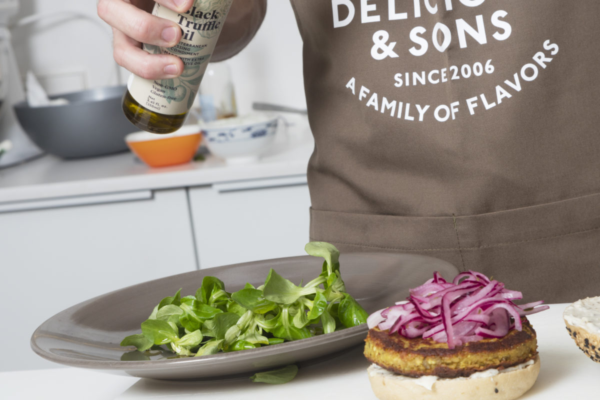 Lentil Burger with Aioli of Basil & Lemon by Sergi Ferrer — Delicious & Sons