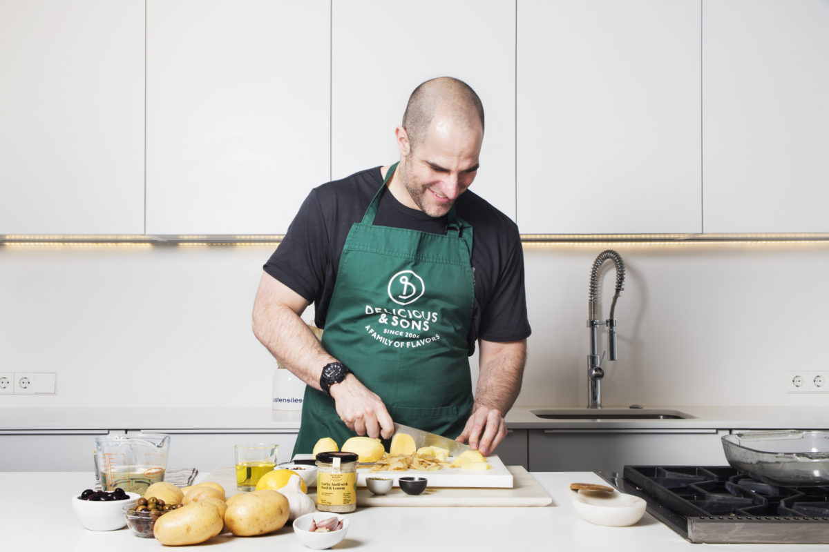 Patatas al Horno con Alioli de Albahaca y Limón por Alberto Rey — Delicious & Sons