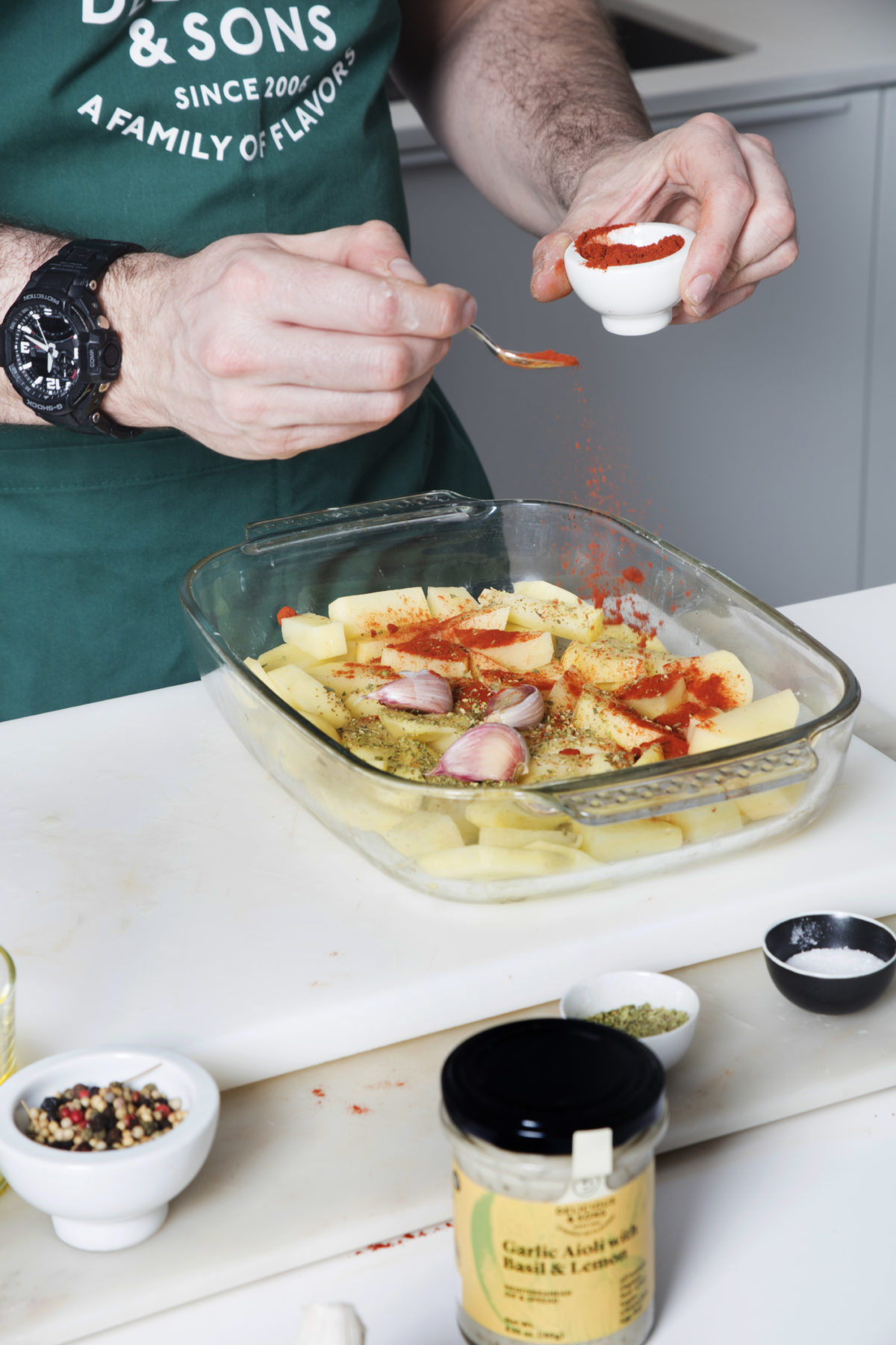 Patatas al Horno con Alioli de Albahaca y Limón por Alberto Rey — Delicious & Sons