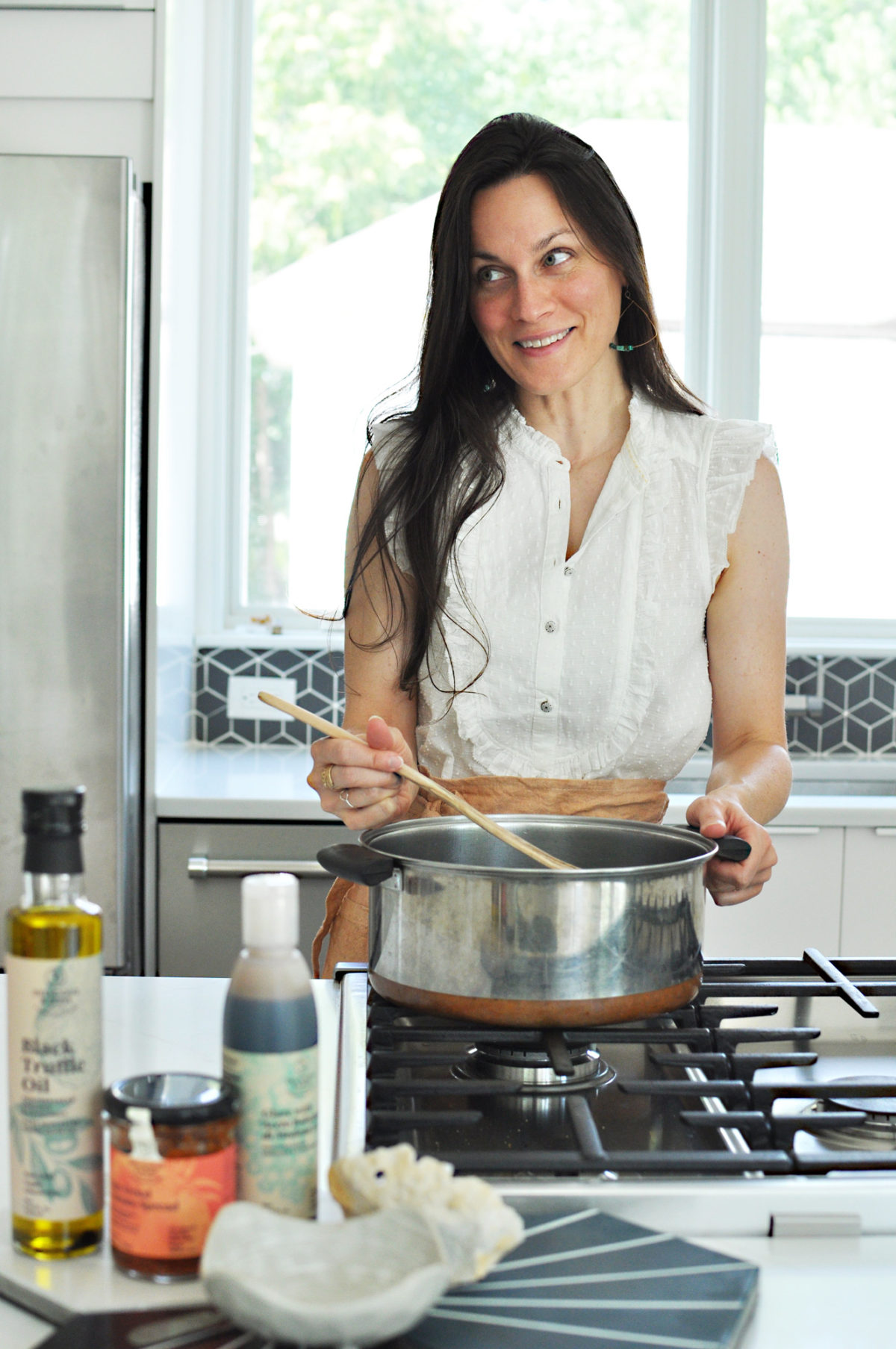 Albóndigas de Lentejas Rojas con Salsa de Tomate y Setas Porcini por Marisa Ford — Delicious & Sons