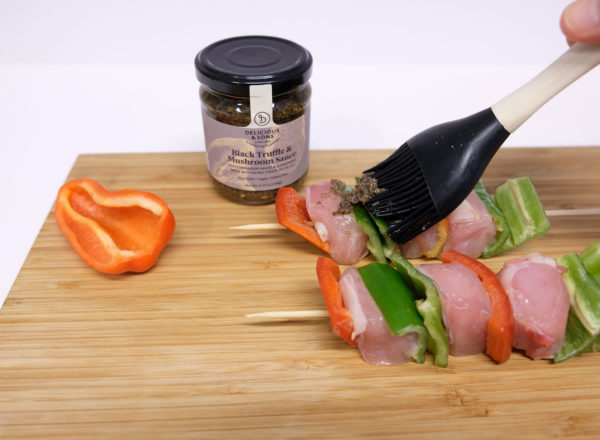 brocheta-de-pollo-y-verduras-con-salsa-de-trufa