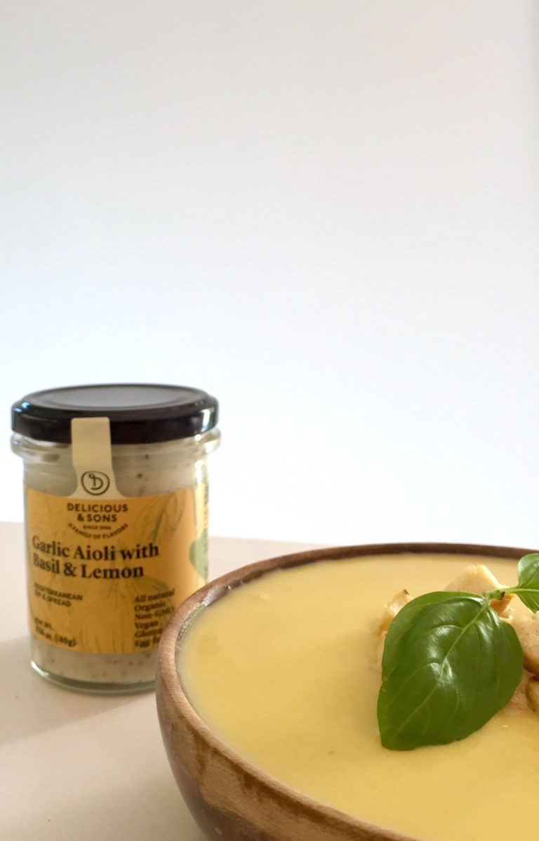 Crema de maíz con picatostes de Alioli con Albahaca y Limón de Ricky Mandle — Delicious & Sons