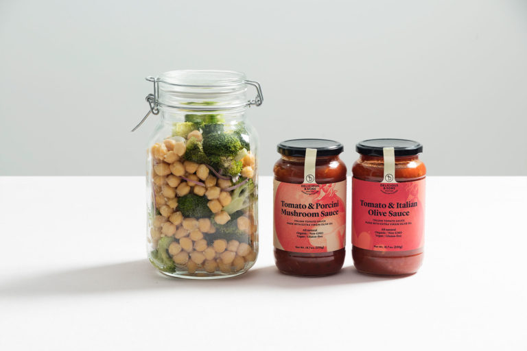 Garbanzos y Brócoli con Salsa de Tomate con Aceitunas Italianas por Mónica Navarro — Delicious & Sons