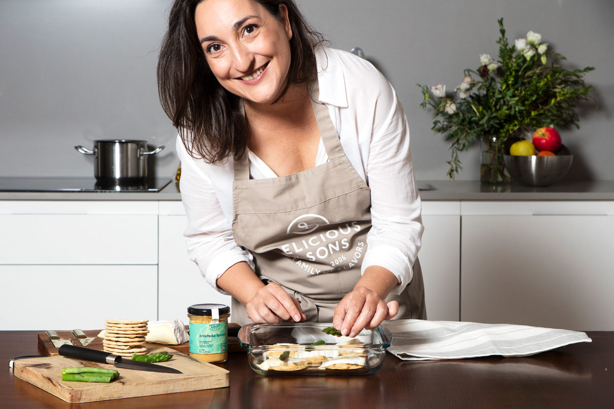 Brie and Artichoke Spread Crostini by Isabel Tutusaus — Delicious & Sons