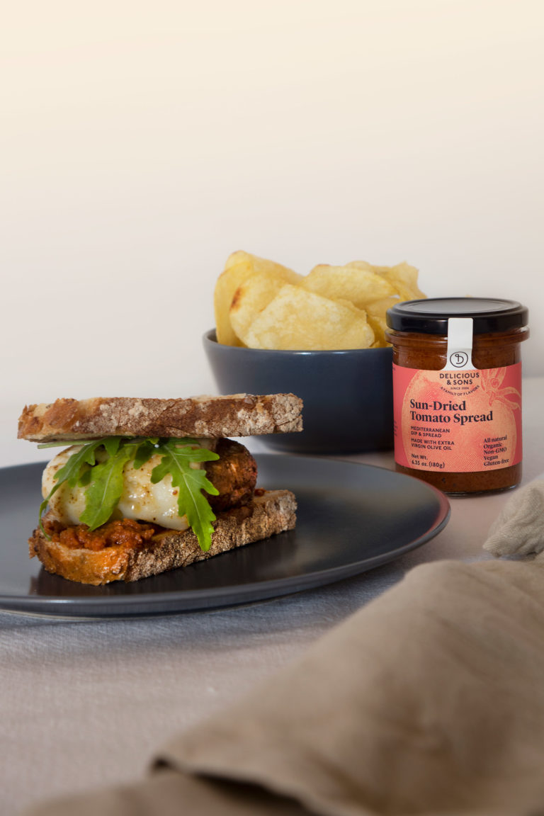 Private: Sun-Dried Tomato Spread Burger by Isabel Tutusaus — Delicious & Sons