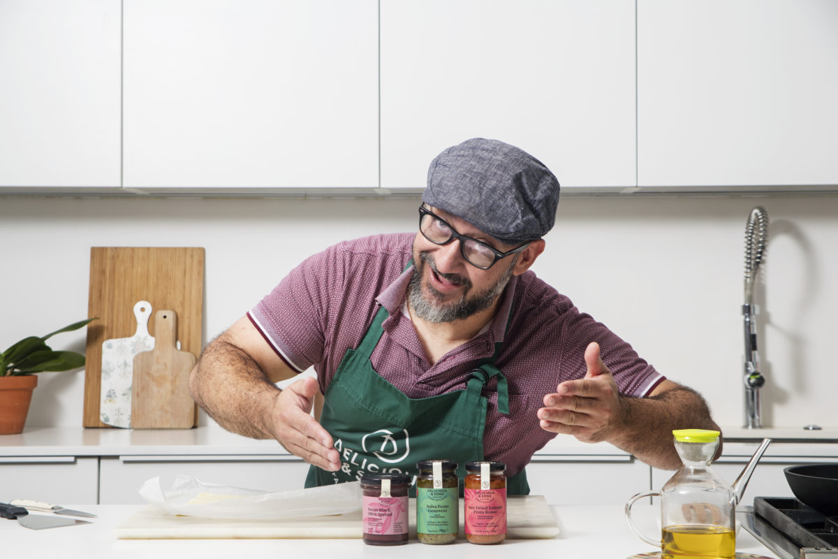 Cocinando con Dani Guerrero “Pantxeta” – Chef y Coleccionista de Libros de Cocina — Delicious & Sons