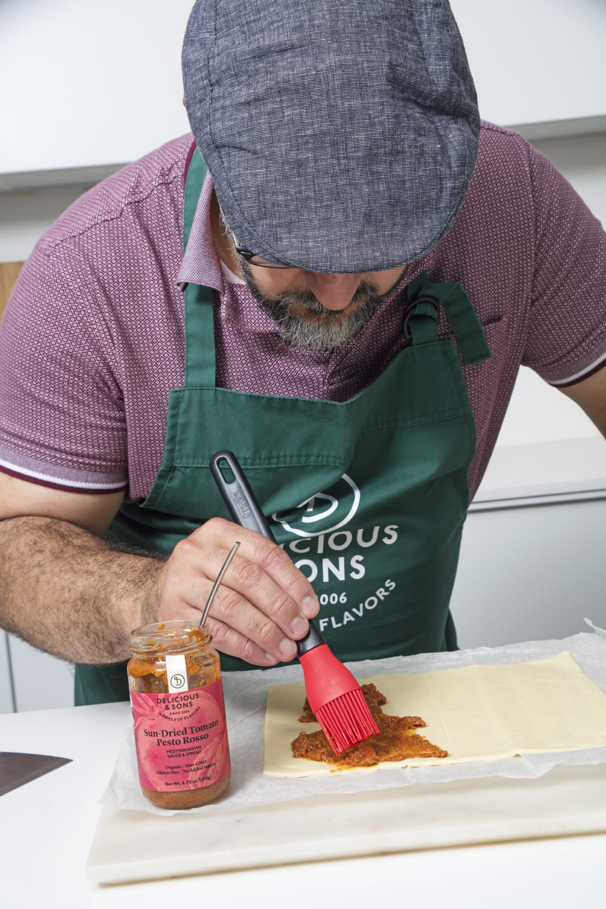 Cocinando con Dani Guerrero “Pantxeta” – Chef y Coleccionista de Libros de Cocina — Delicious & Sons