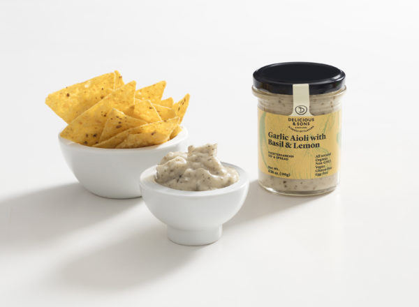 dip-aioli-basil-lemon-tortilla-chips