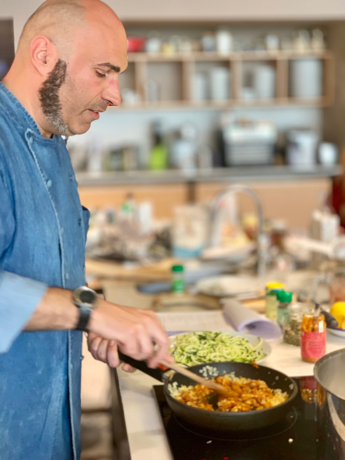 Cocinando con Alf Mota – Cocinero y Profesor de Cocina Saludable y Terapéutica — Delicious & Sons