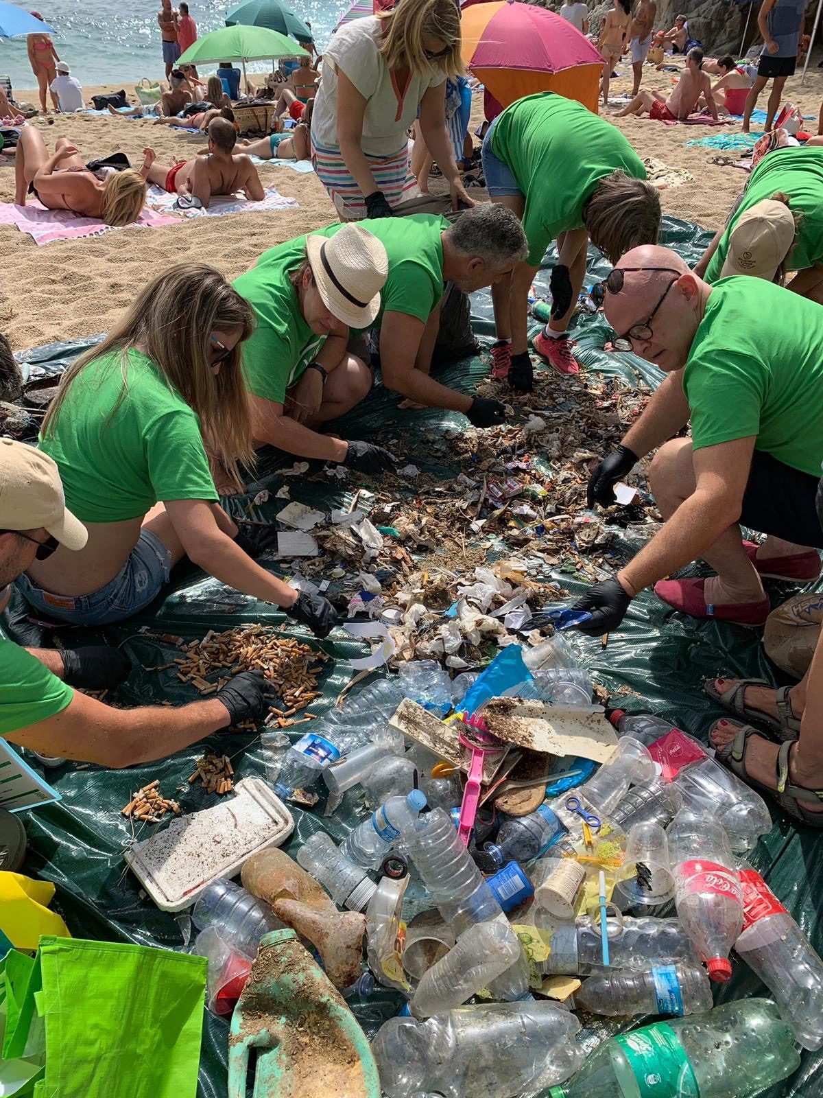 The Mediterranean Thanks 131 Volunteers and 82 lbs. of Garbage — Delicious & Sons