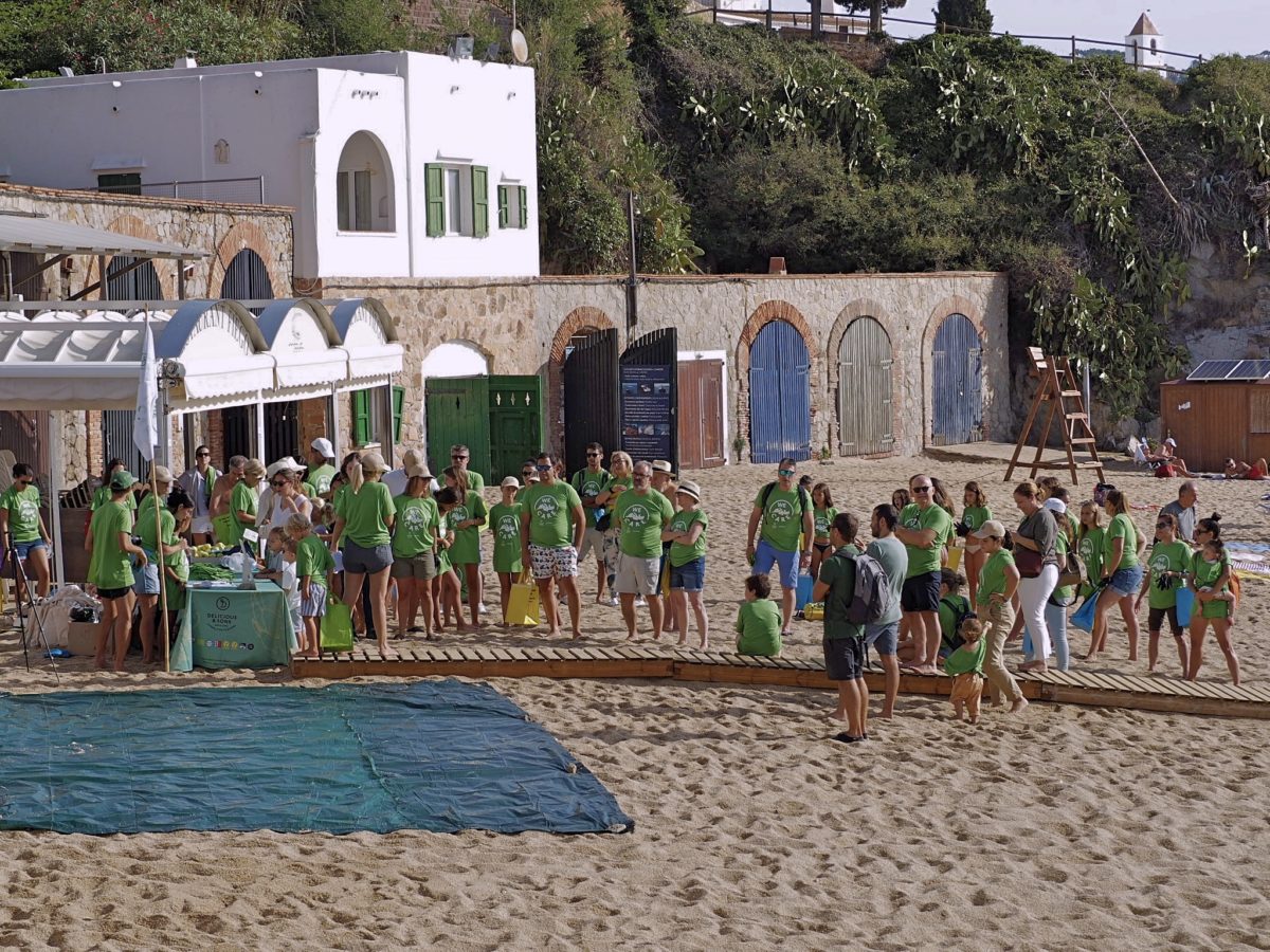 El Mediterráneo Agradece a 131 Voluntarios y 37kg de Residuos Recogidos — Delicious & Sons