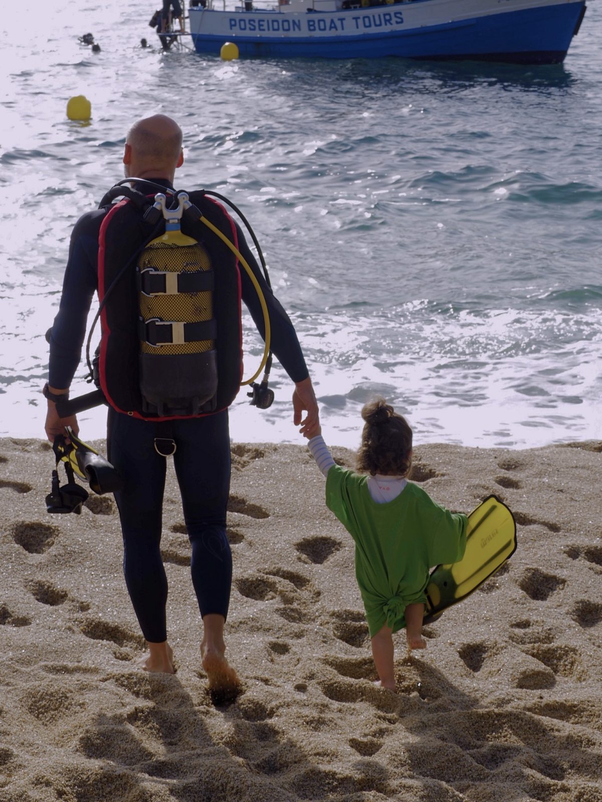 El Mediterráneo Agradece a 131 Voluntarios y 37kg de Residuos Recogidos — Delicious & Sons