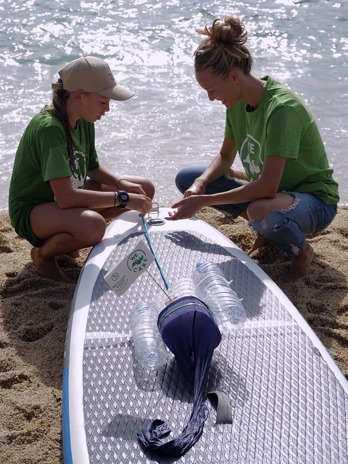 The Mediterranean Thanks 131 Volunteers and 82 lbs. of Garbage — Delicious & Sons