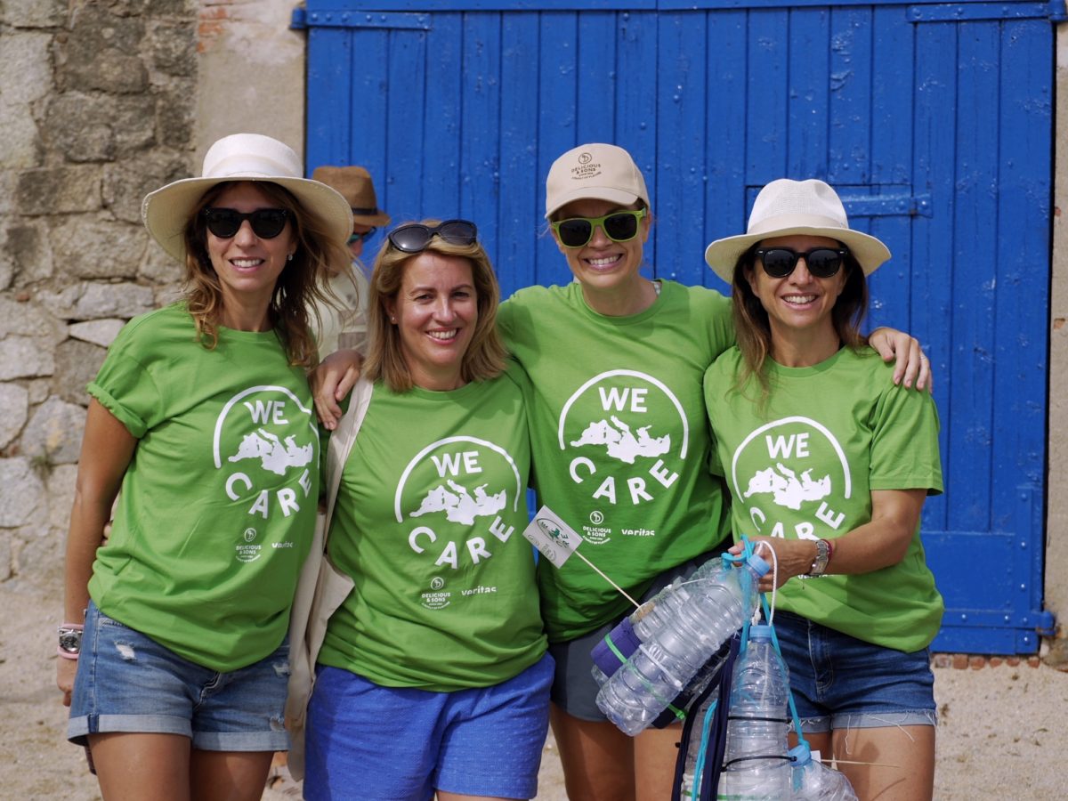 The Mediterranean Thanks 131 Volunteers and 82 lbs. of Garbage — Delicious & Sons