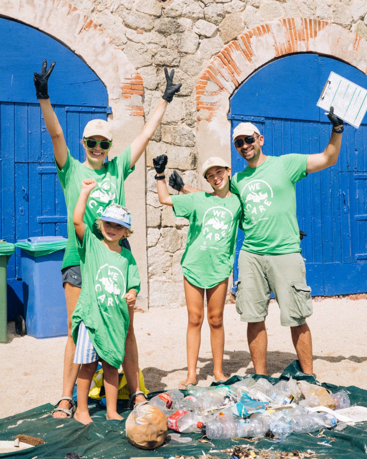 El Mediterráneo Agradece a 131 Voluntarios y 37kg de Residuos Recogidos — Delicious & Sons