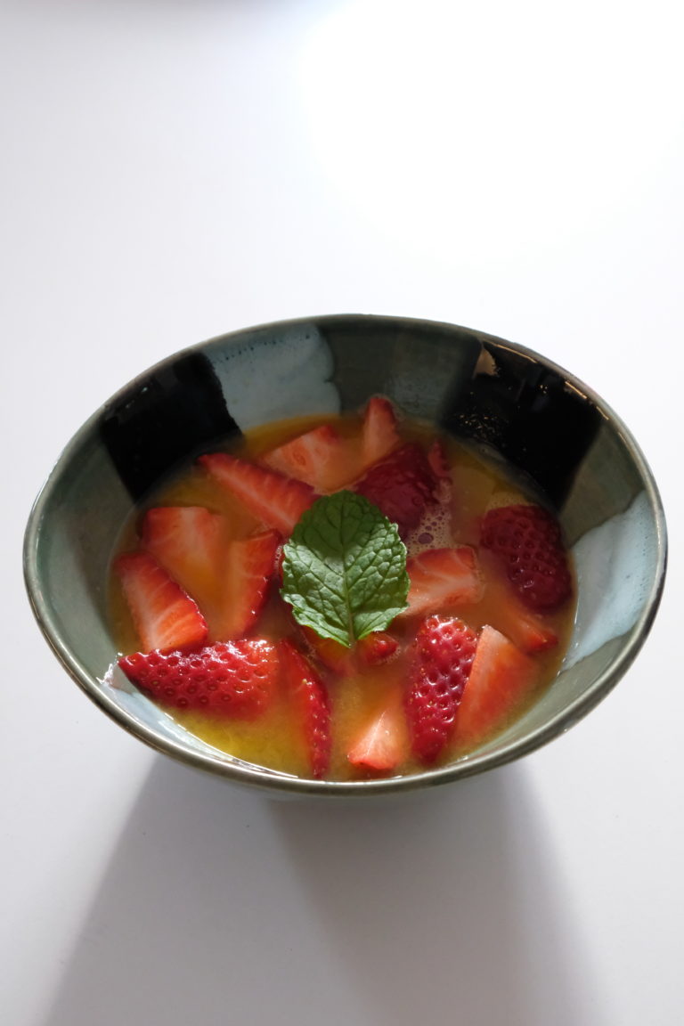 Strawberries with Orange Juice — Delicious & Sons