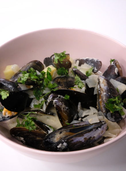 thai-style-mussels-with-curry